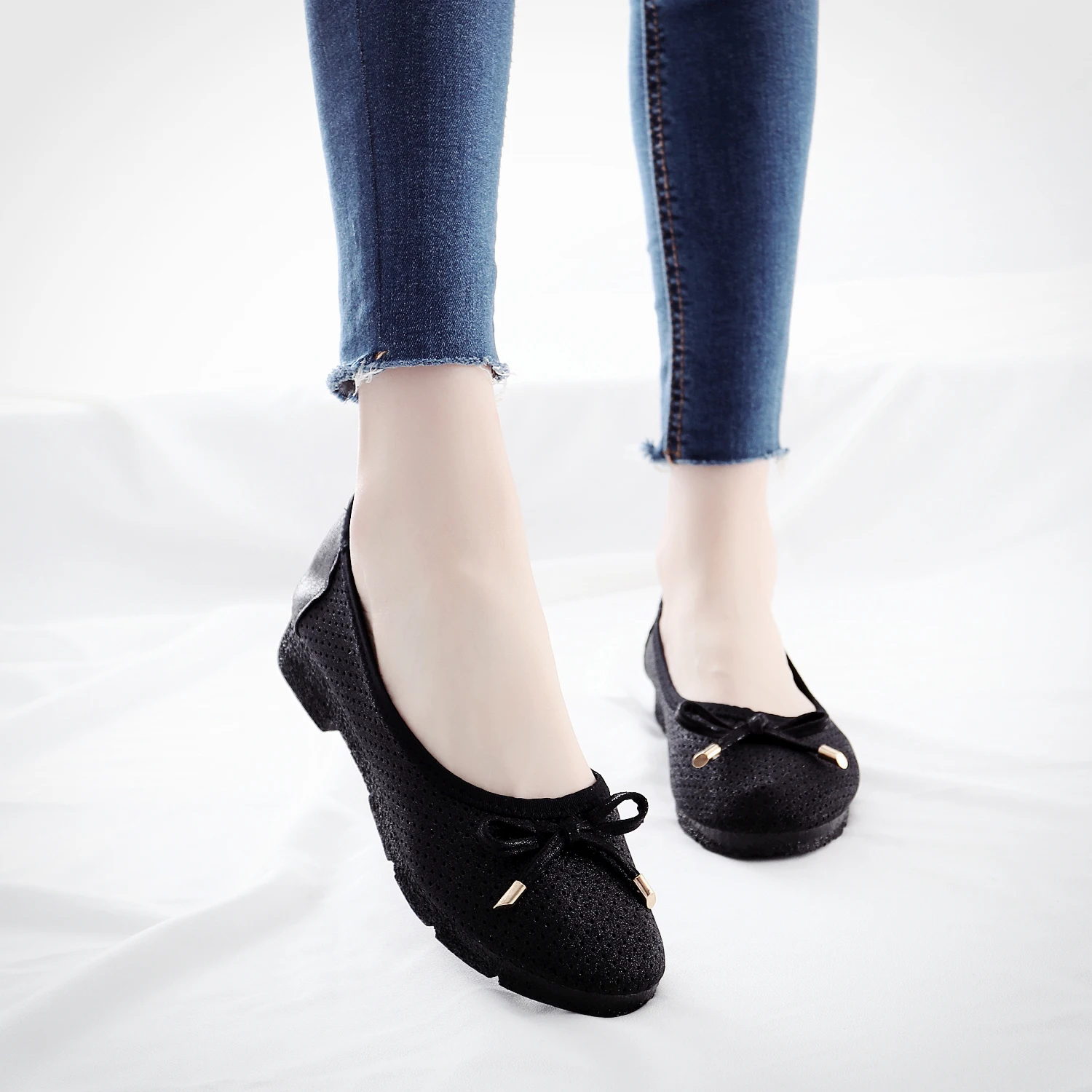 Туфли женские на плоской подошве мягкие лоферы модная обувь с мягкой подошвой