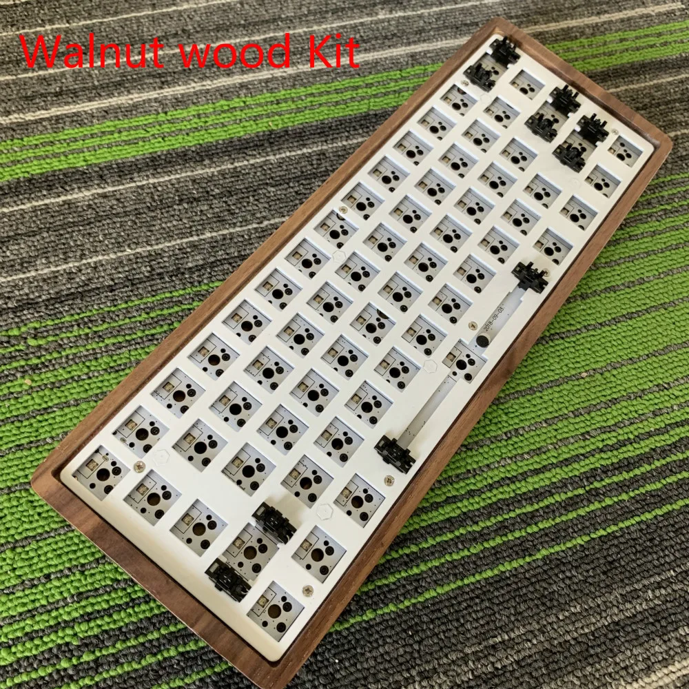 GK61(того же бренда GK64) механическая клавиатура DIY Kit Горячая замена независимый драйвер Tyce-c интерфейс GH60 RGB