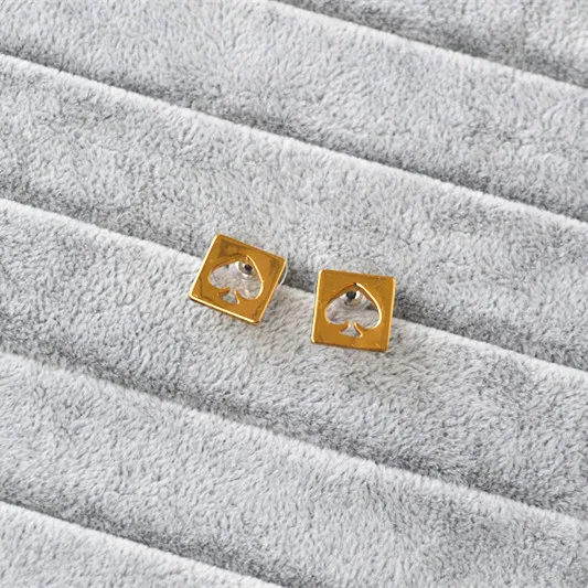 Бесплатная Доставка 14 К позолота покер сердце шпильки заявление серьги |