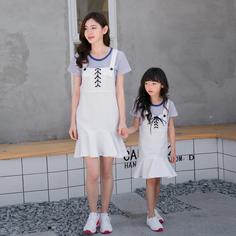 Family Set 2pcs Stripe T-shirts+Overall Clothes Mom And Daughter Bib Pants Dad Son Shorts Matching | Мать и ребенок
