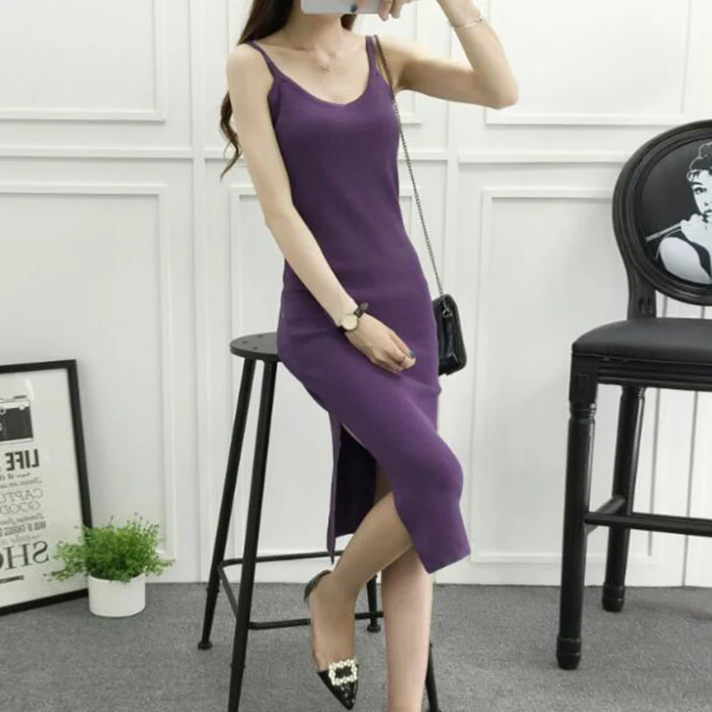 Женское трикотажное платье-макси на тонких бретельках с длинным рукавом |