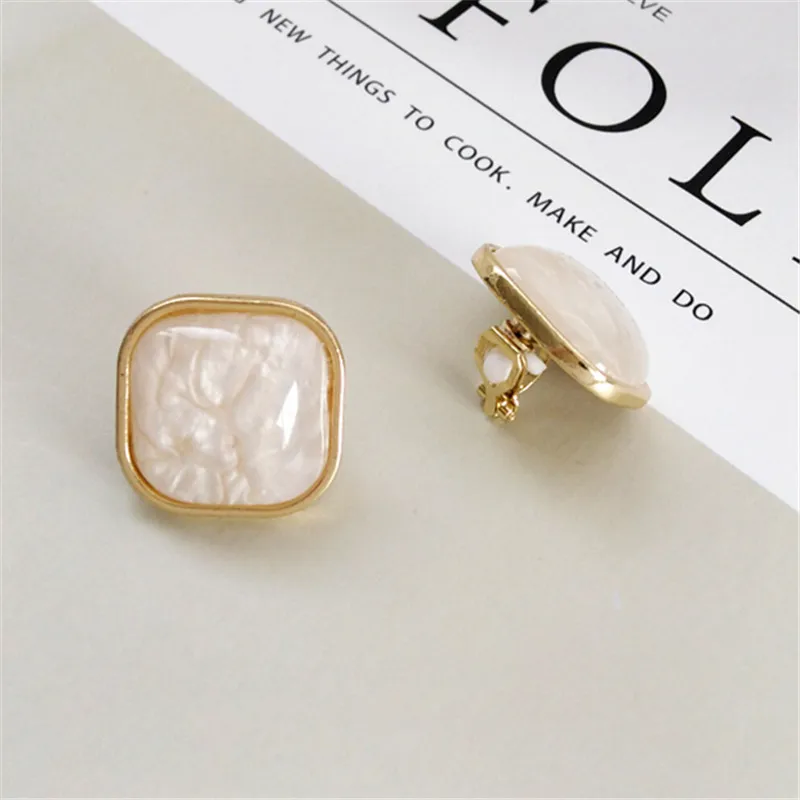 Ear clip Модные квадратные серьги-гвоздики с эпоксидной смолой, металлические геометрические популярные золотые серьги-гвоздики, серьги из смолы, Женские Ювелирные изделия - Окраска металла: Ear clip