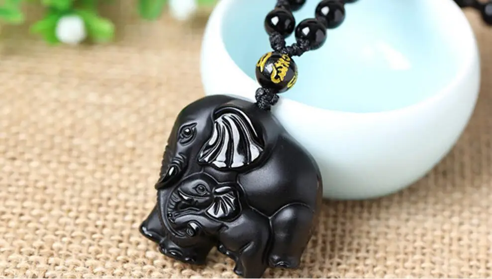 Подвеска амулет в виде слона из натурального черного обсидиана ручной работы для