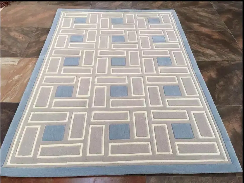 Стильный современный журнальный столик для гостиной Цветной полосатый диван