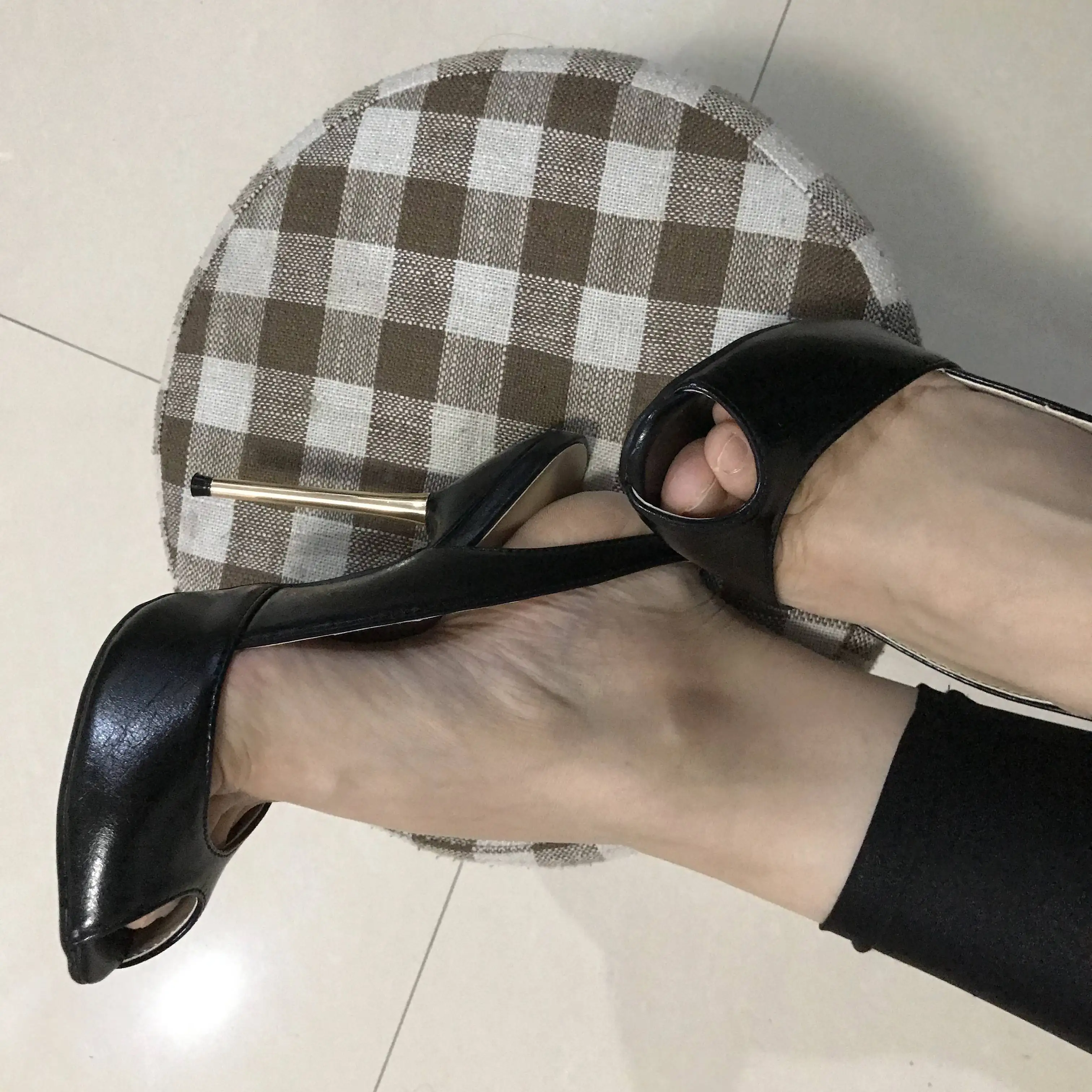 CHMILE CHAU/пикантные женские модельные туфли-лодочки для вечеринок; женские туфли с открытым носком на шпильке с ремешком на пятке; Escarpins Talons Femmes; 3845-g11