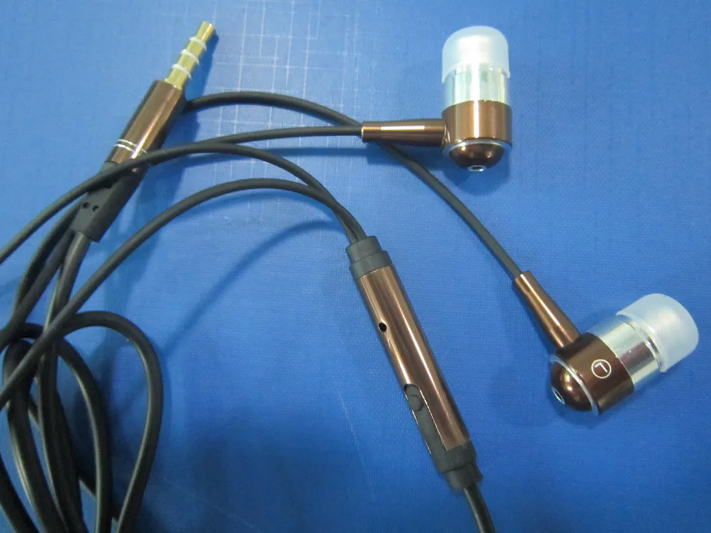 Kopen Linhuipad Metalen Oordopjes Met Inline Microfoon 4-conductor Plug Voor Cellphones