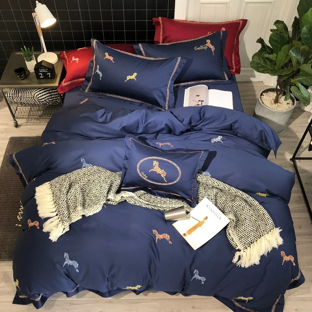 Роскошный комплект постельного белья из 4 предметов яркий красный пододеяльник