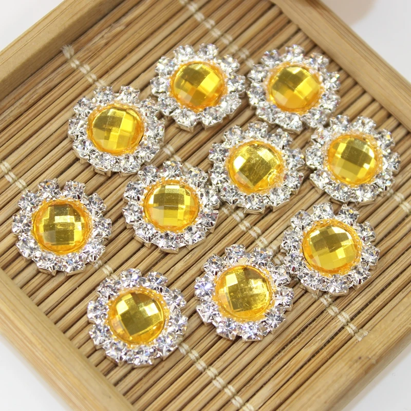 Украшение для волос цвета слоновой кости пуговица с жемчужиной и стразами 17