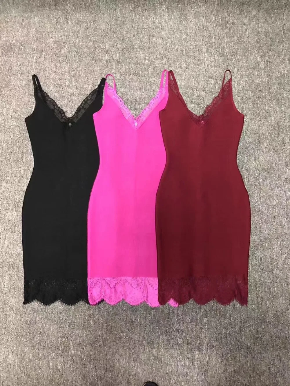 

New 2019 Bandage Dress Women Vestidos Sexy Black Wine Red Purple Lace V Neck Spaghetti Strap Dress Celebrity Evening Party