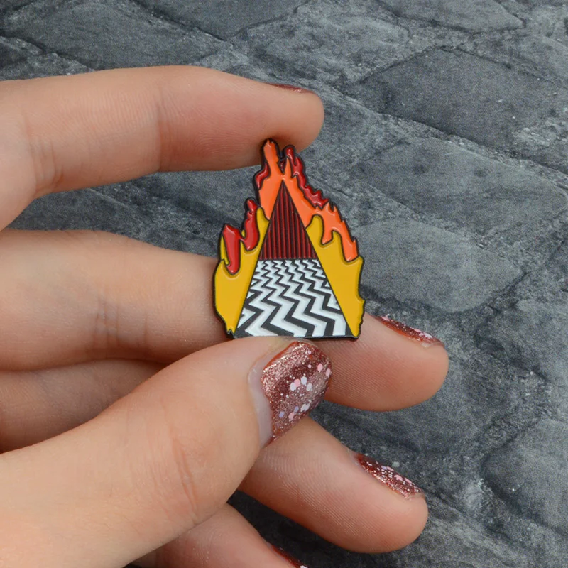 

Trendy Twin Peaks Pin Dougie Jones Good Luck Charm featuring The Red Room & Mr Jackpots Hello Pin Cap Badge Cockade brooches