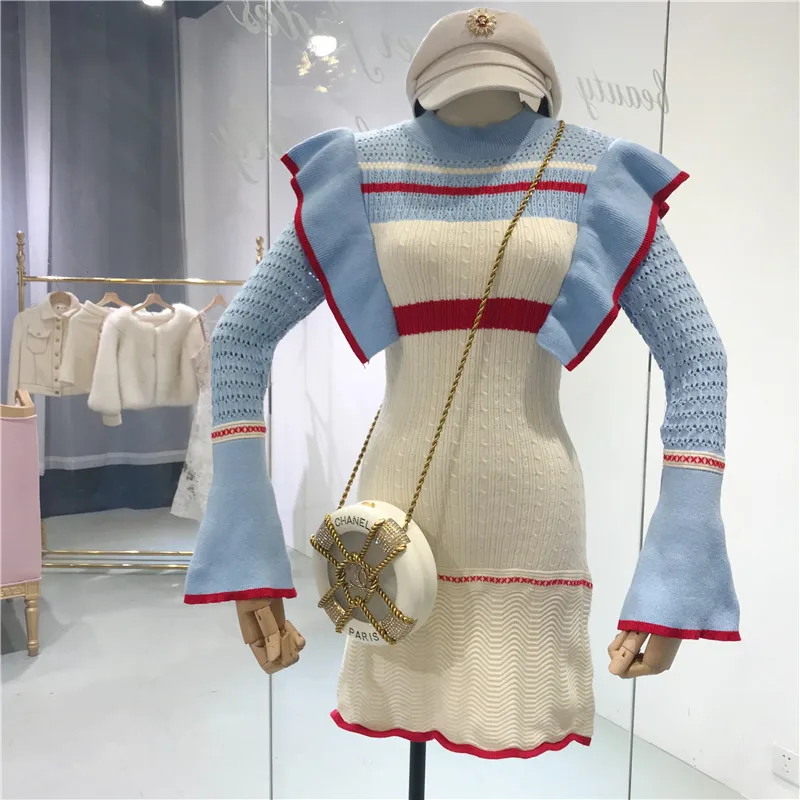 ALPHALMODA осенне-зимнее платье 2018 с расклешенными рукавами и оборками модное