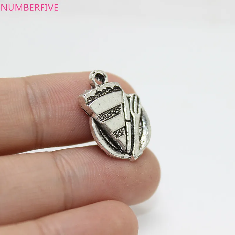 

25pcs-- 20x15mm food plate charm Antique Silver Tone Cake fork Pendant