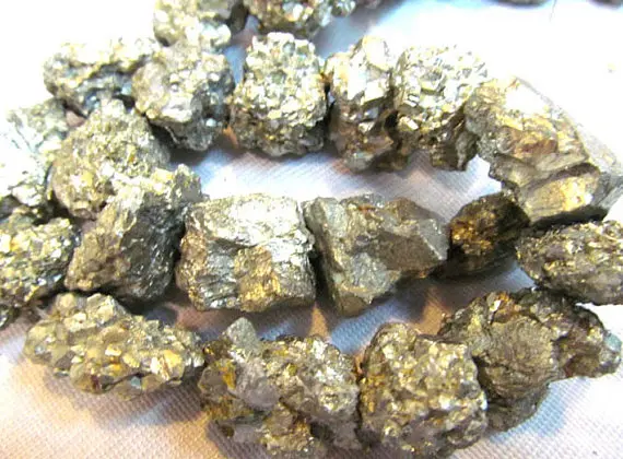 6 30 мм 16 дюймов рог пиритовый камень золото с кристаллами Колчедана Nuggets Freeform
