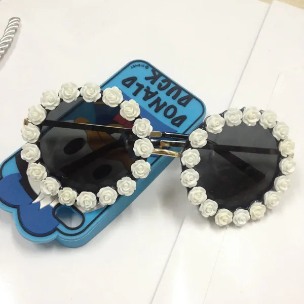 2016 модные женские солнцезащитные очки в стиле барокко с белыми цветами Ретро