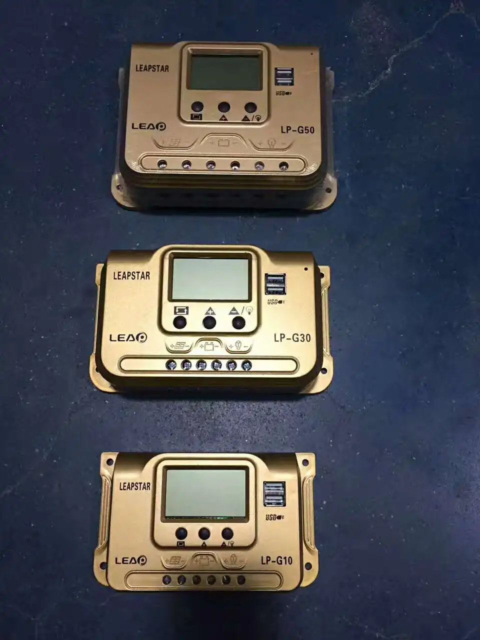 

12/24v 10A PWM solar charger controller