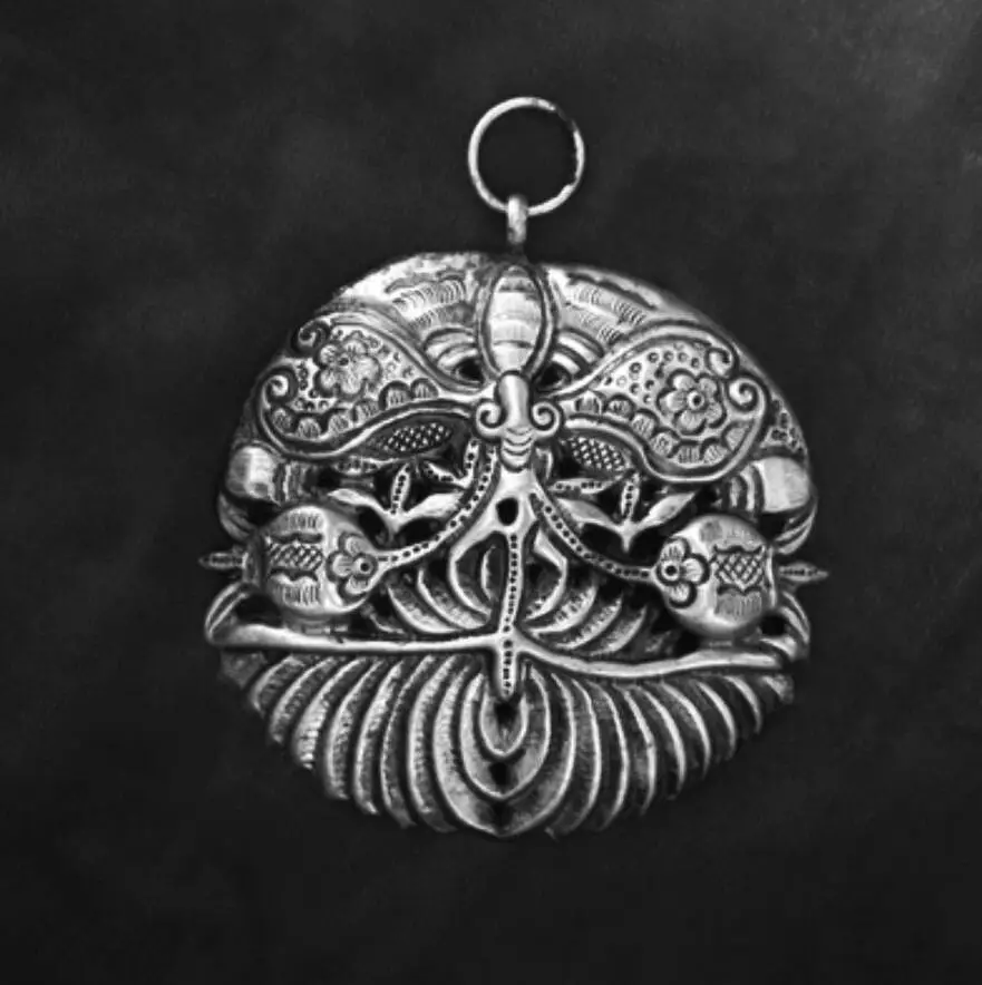 hot sell new - Handmade Miao silver pure handmades 925 embroidery accessories Butterfly Silver luck Necklace Pendant | Украшения и
