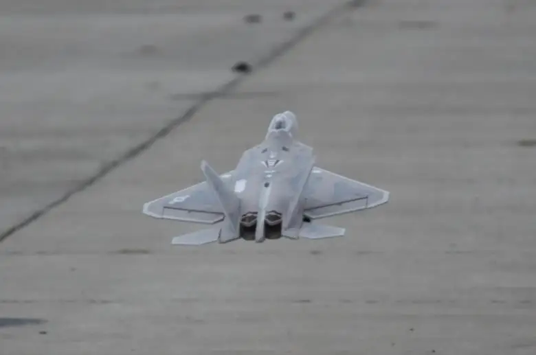 Электрический радиоуправляемый самолет Freewing F22 64 мм RTF готов к полету без