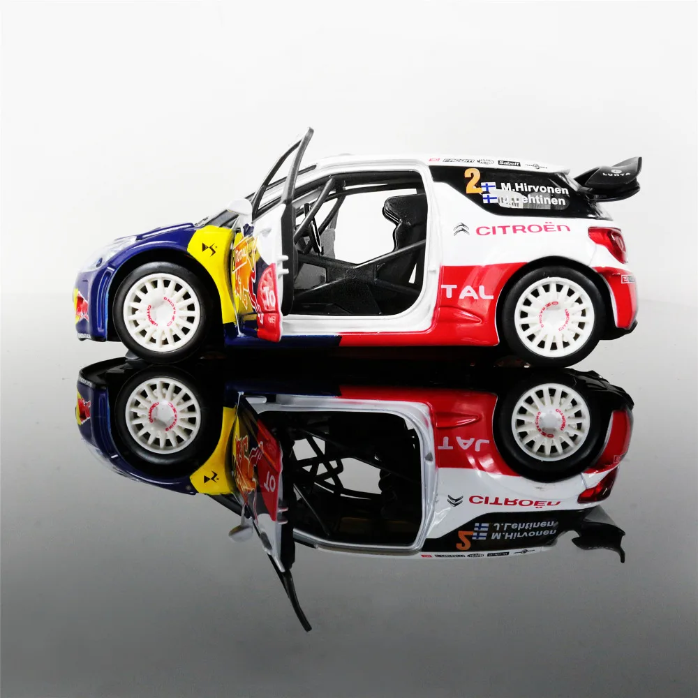 Литые под давлением металлические модельные игрушки 1:26 DS3 WRC звуковой светильник Вытяните назад гоночный автомобиль для коллекции
