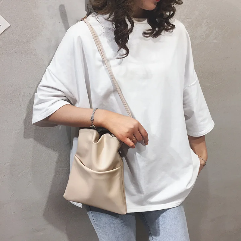 Женская сумка через плечо маленькая на шнурке из мягкой кожи | Багаж и сумки