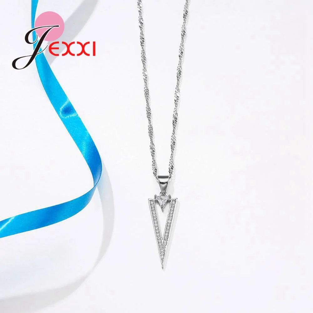 Комплект из колье и серёг серебра 925 пробы с фианитом