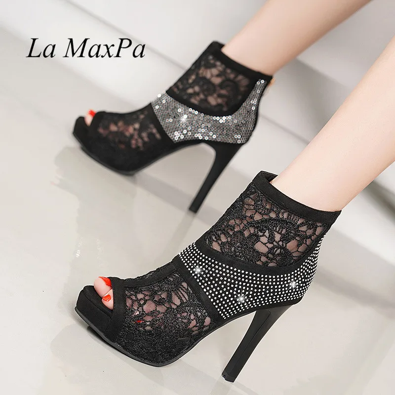 Женские сандалии гладиаторы высокого качества черного цвета с вырезами и