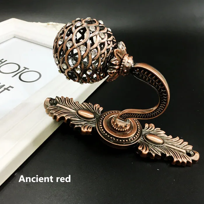 Ancient red Европейский 1 пара цинковый сплав, украшенный стразами полый шар занавески крючки стены Tieback кисточкой полотенце вешалка для пальто и шляп крючки для штор, аксессуары - Цвет: Ancient red