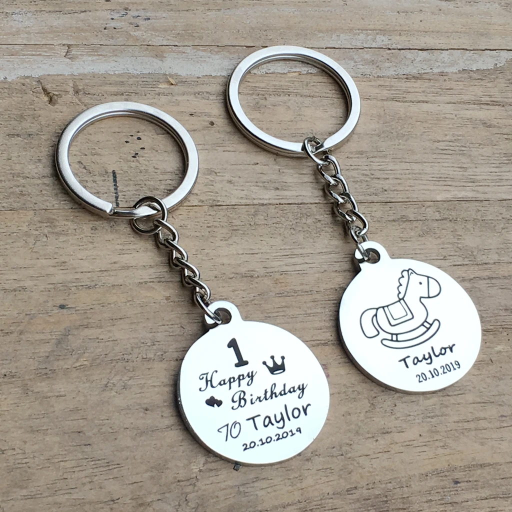 10pcs custom name date alloy Keychain Engraved logo key chain wedding gifts for guests wedding souvenirs wedding favors and gift
