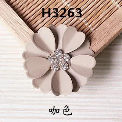 Бесплатная доставка 32*32 мм резина эмаль сплав горный хрусталь сердечник цветок