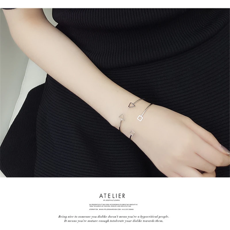 2019 Горячая Мода Простой полый металлический треугольник квадратный Открытый