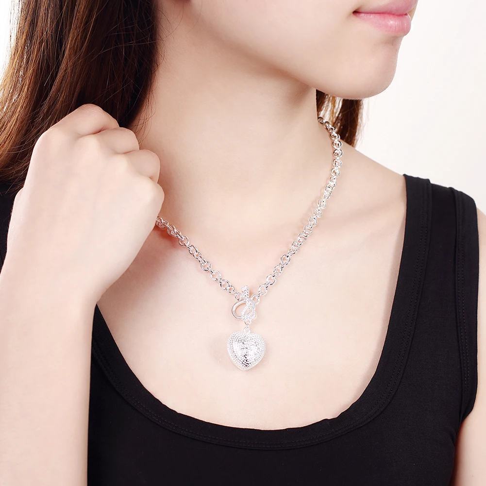 

Wholesale Price Carved Heart Pendants Jewelry Women Fashion Silver Plated Key TO Buckle Chain Necklace
