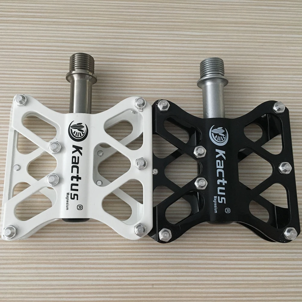 

Bicycle Pedal 3 Bearings Ultralight 165g/pair MTB Pedals Titanium Alloy Axle Road Mountain Bike Pedal BMX Cycling Parts Pedals