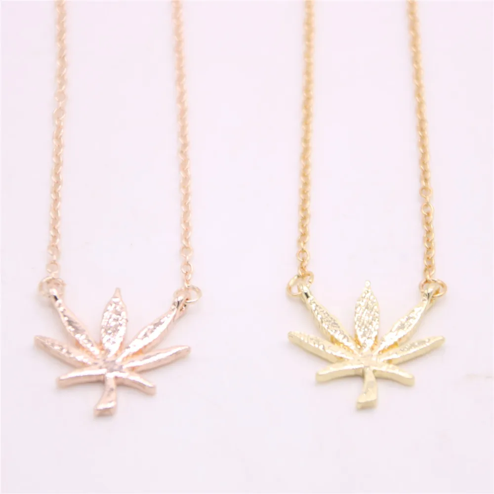 Женское ожерелье с подвеской в виде кленового листа