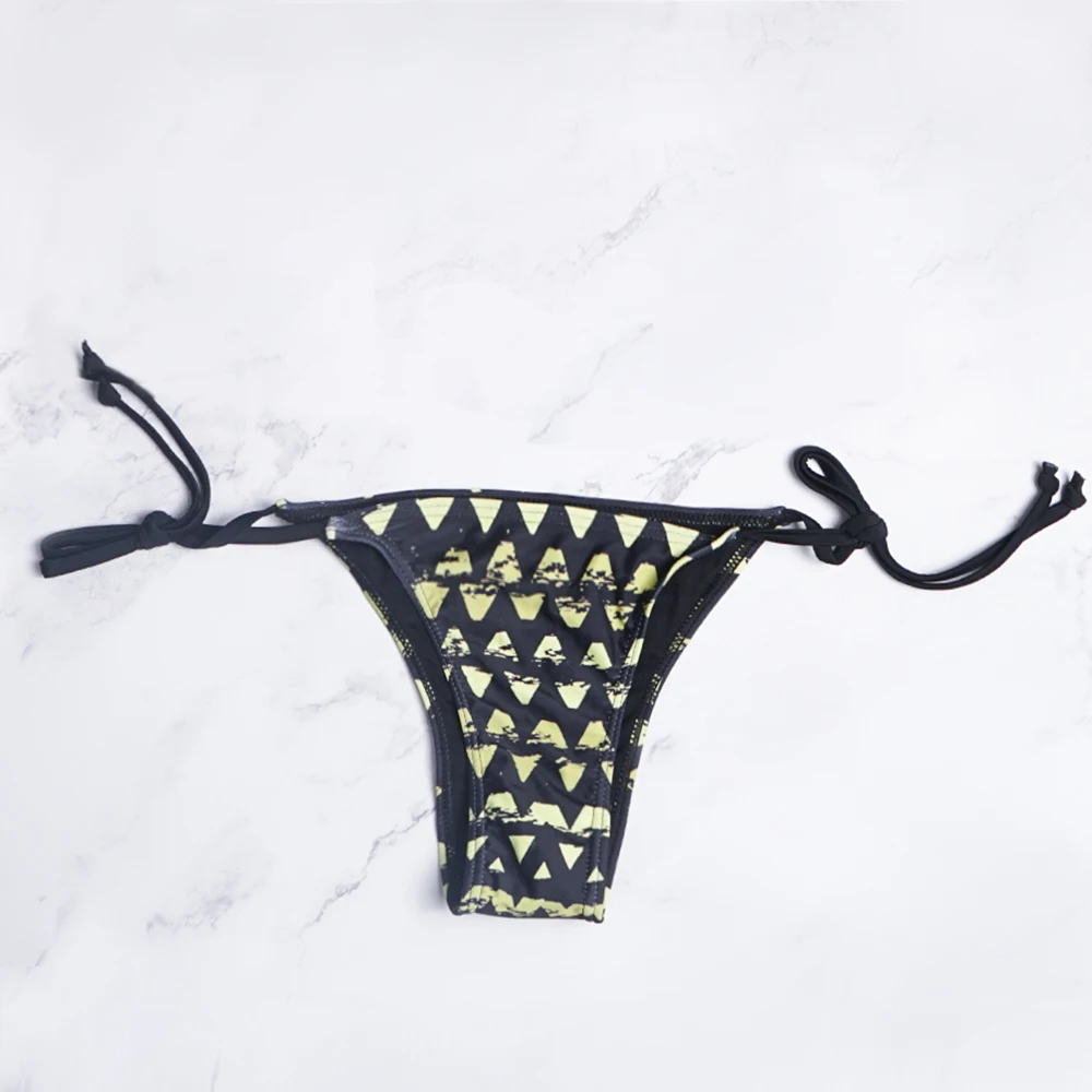 Бикини женское черное с чашками пуш-ап и треугольным принтом | Женская одежда