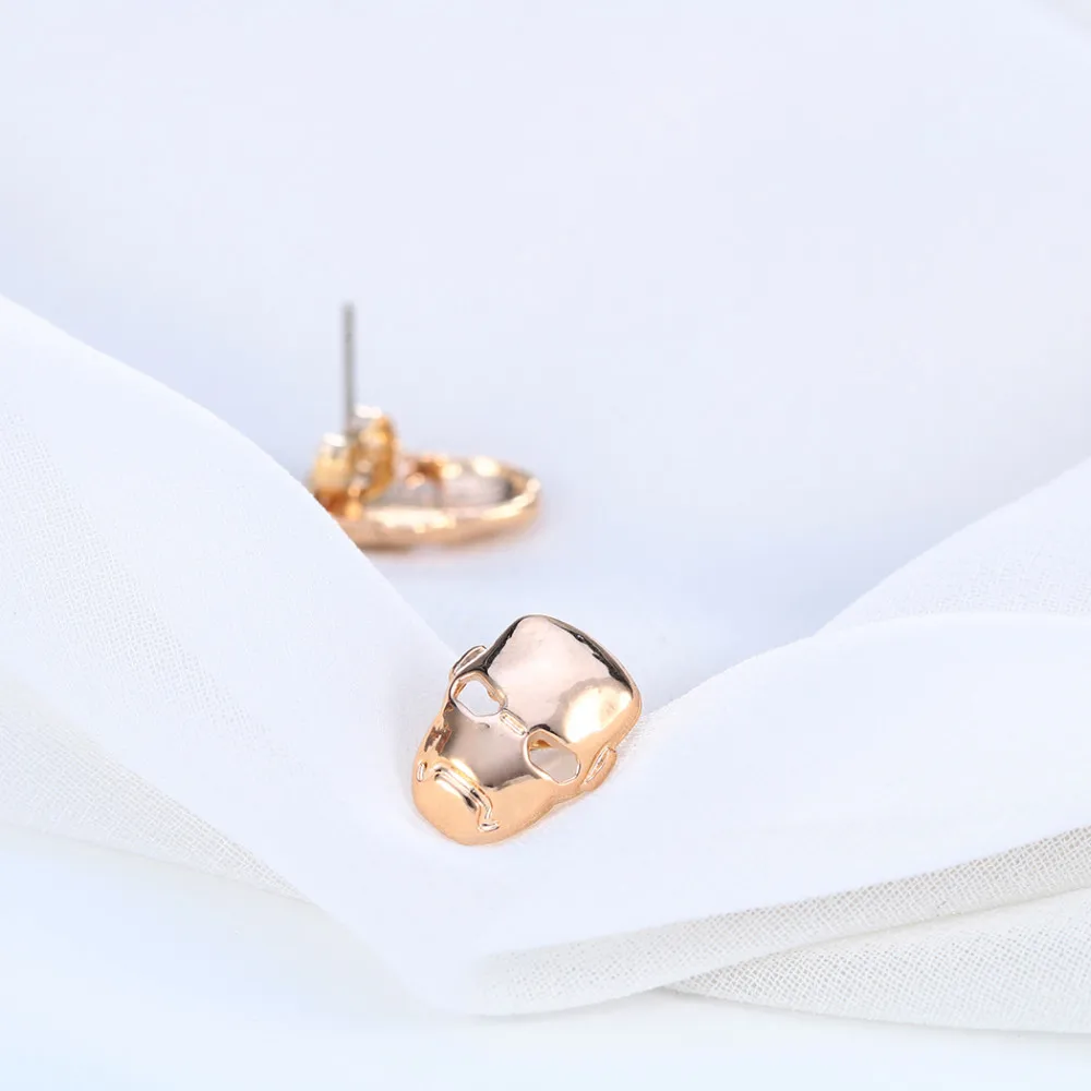 Серьги гвоздики в стиле панк Kinitial форме черепа маски Железного человека супер