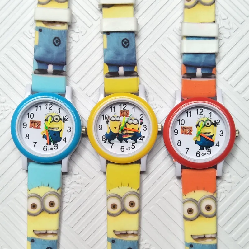 Модные детские часы с маленькими желтыми человечками и большими глазами гадкие