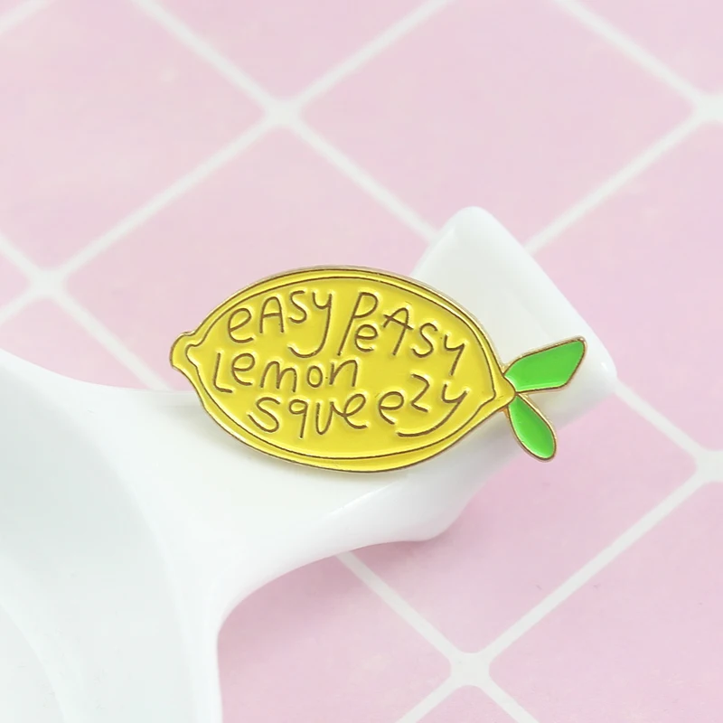 Симпатичная и романтичная стильная брошь в форме лимона с принтом легкая