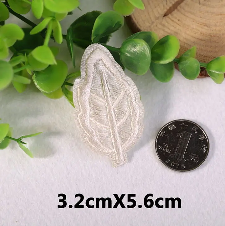 10 шт. нашивки с вышивкой в виде листьев