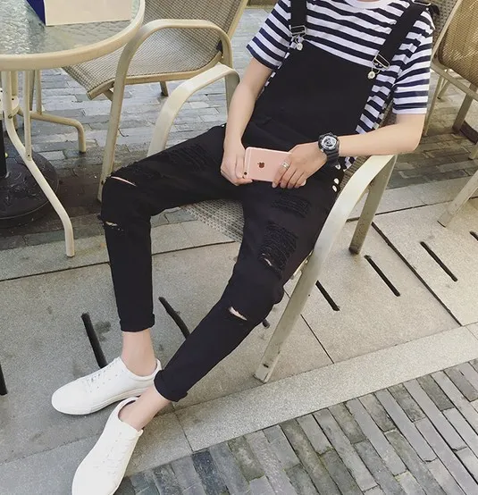 Мужской джинсовый комбинезон на подтяжках черные белые рваные джинсы осень и