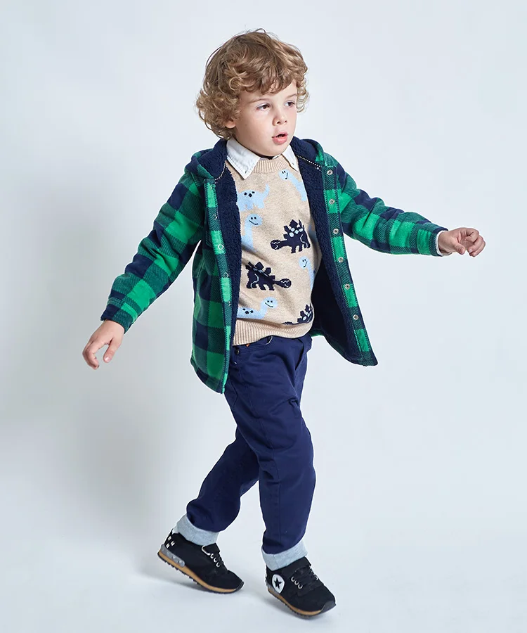 

Boy's coat with velvet