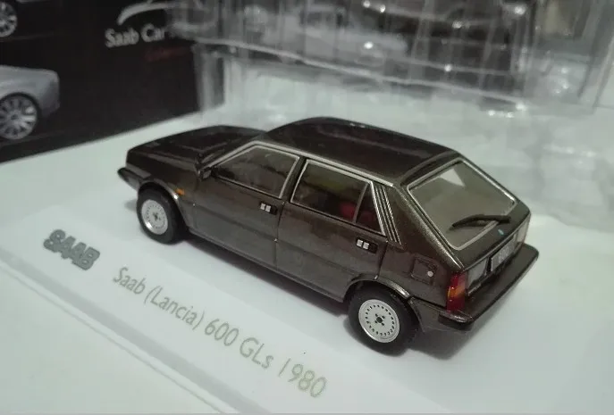 В LAS 1:43 Saab(Lancia) 600 GLs 1980 сплав модель автомобиля литья под давлением металлические игрушки подарок на день рождения для детей мальчик