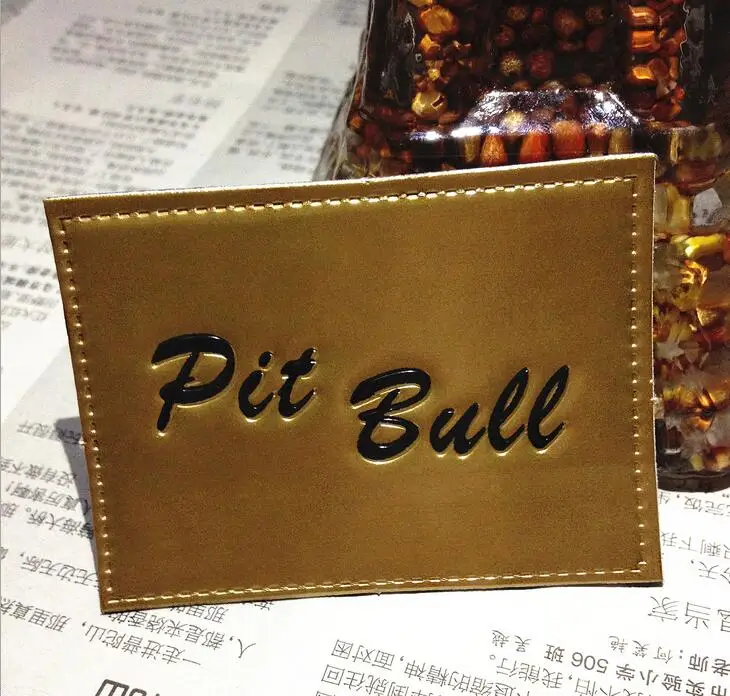 Пользовательские собственное имя логотип тиснением и печатным рисунком PU