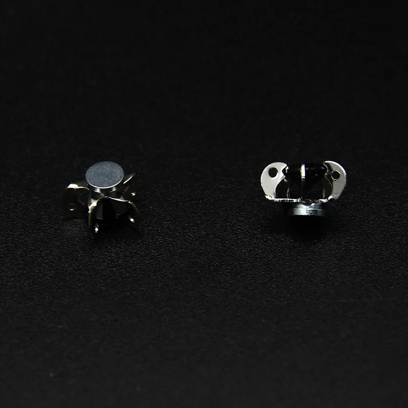 Серьги пусеты ZLDYOU круглые магнитные серьги на магнитах из черного и белого