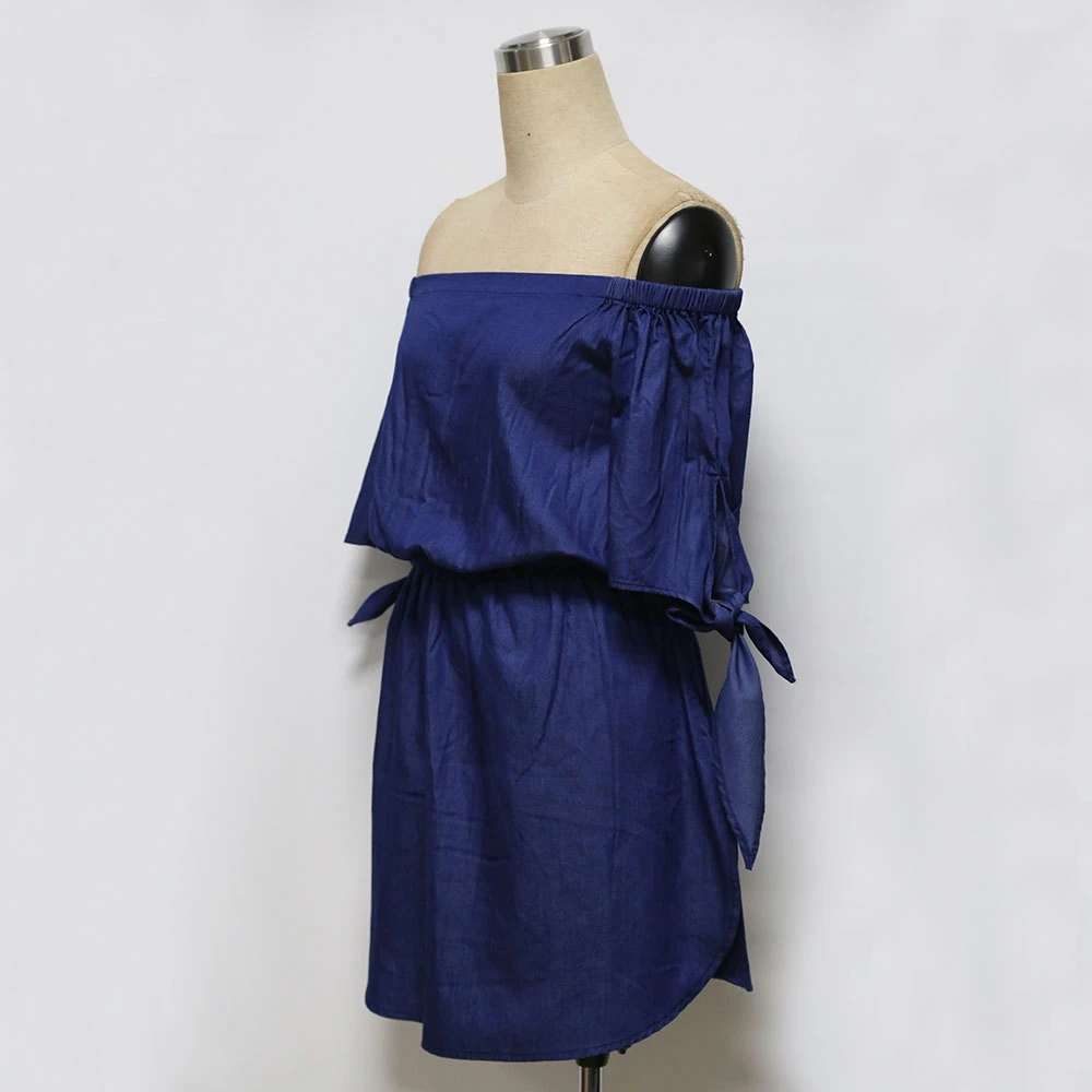 Женское джинсовое платье с вырезом лодочкой и бантом летнее стильное