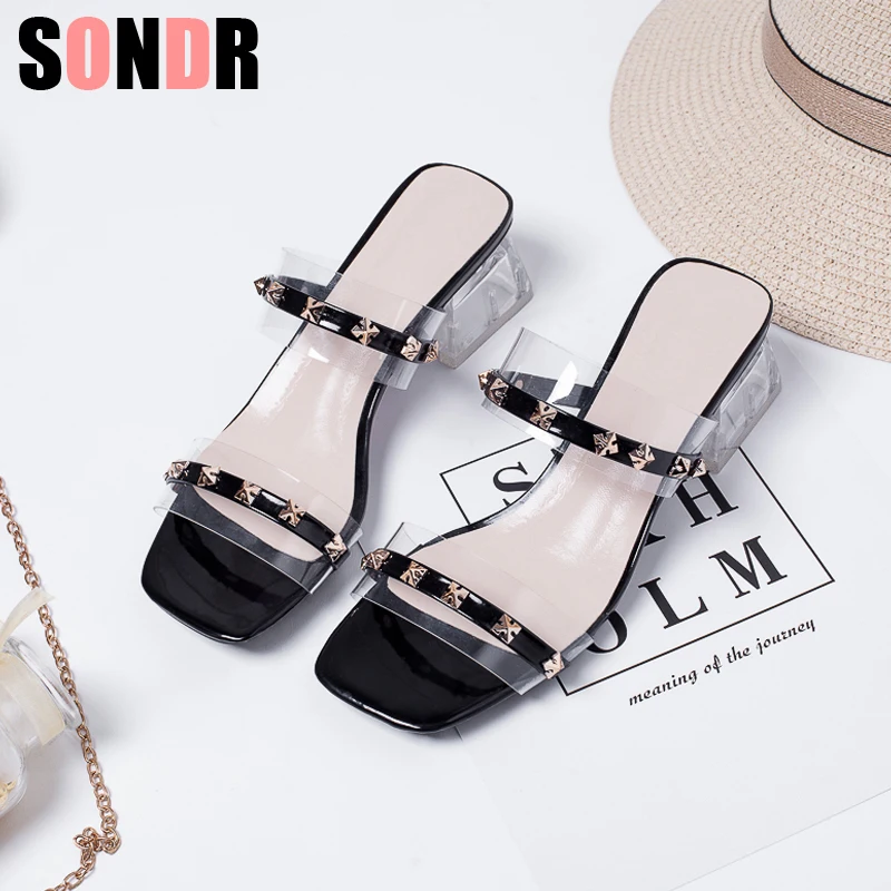 2019 г. модные летние нежаркие шлепанцы с заклепками женские прозрачные босоножки