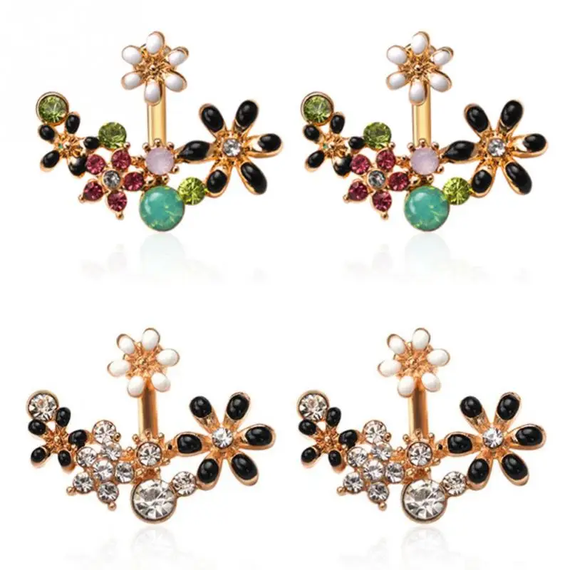 Женские серьги-пусеты в форме ромашек Серьги-пусеты с инкрустацией из кристаллов