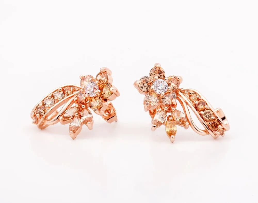 Роскошные серьги-гвоздики с цветами из розового золота цирконием класса ААА