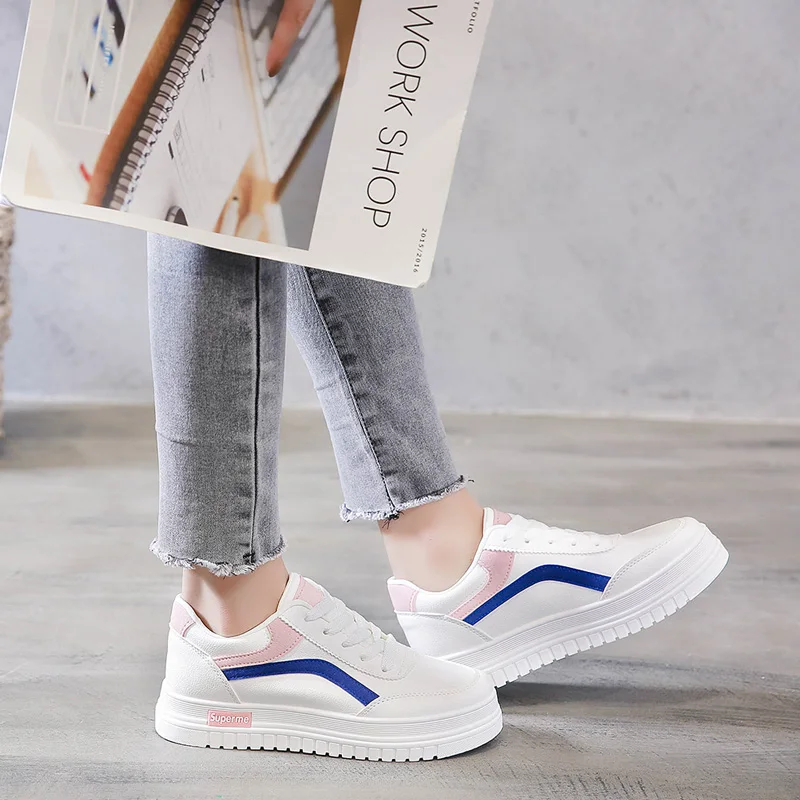 Маленькие белые туфли Новинка 2019 года Корейские осенние на толстой подошве для