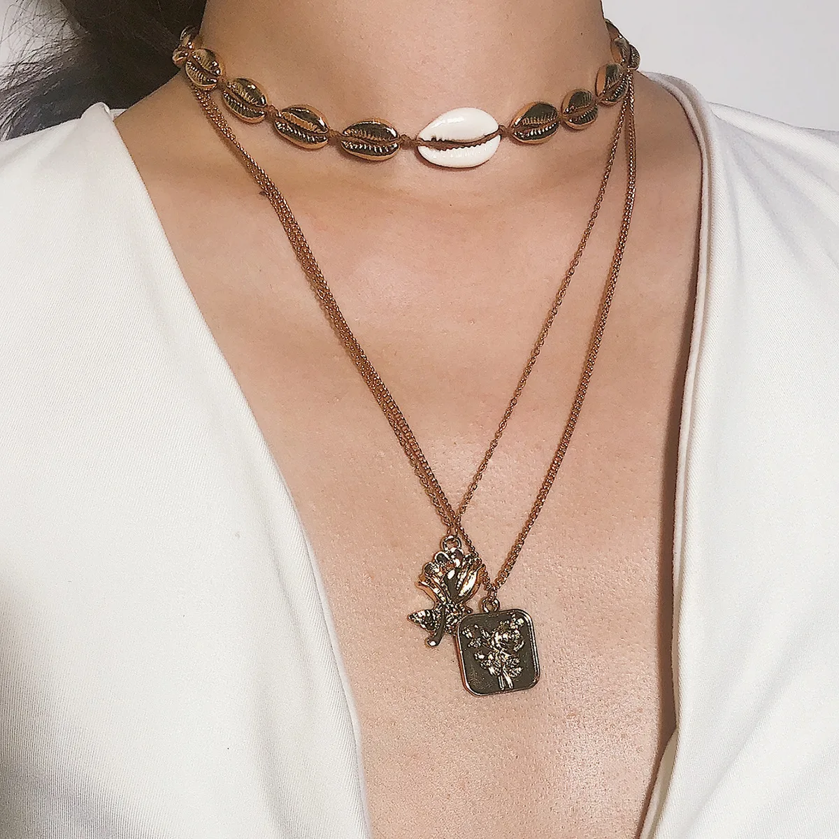 Чокер Hyperbole с большой ракушкой Женский цепь золотого и серебряного цвета кулоном