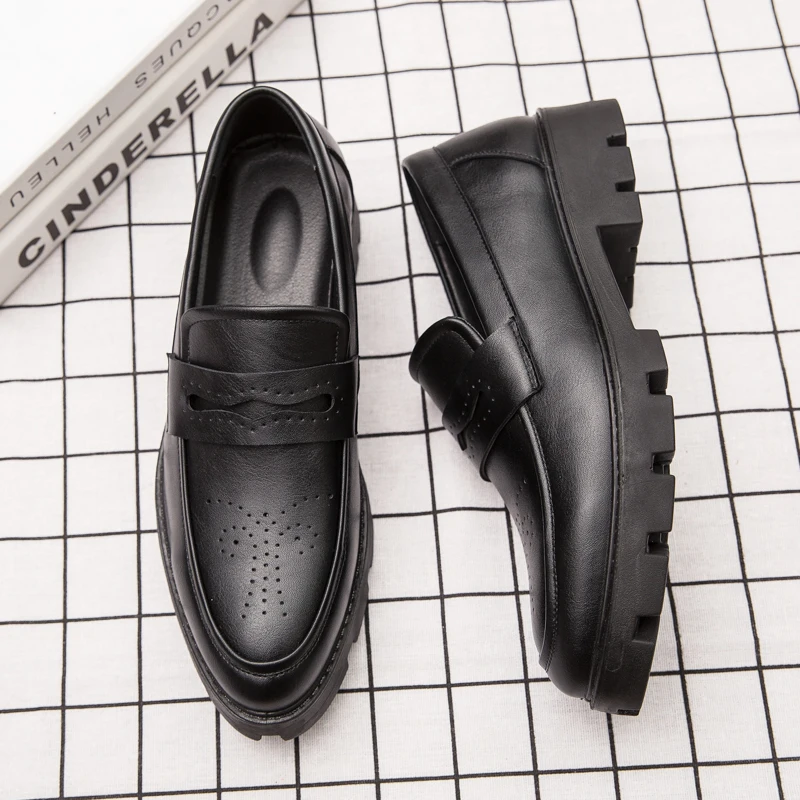 Black-Slip On Мужская обувь с перфорацией типа «броги» на толстой подошве, деловая кожаная обувь, мужская Роскошная обувь в британском стиле, официальная Свадебная повседневная кожаная обувь, мужские лоферы - Цвет: Black-Slip On