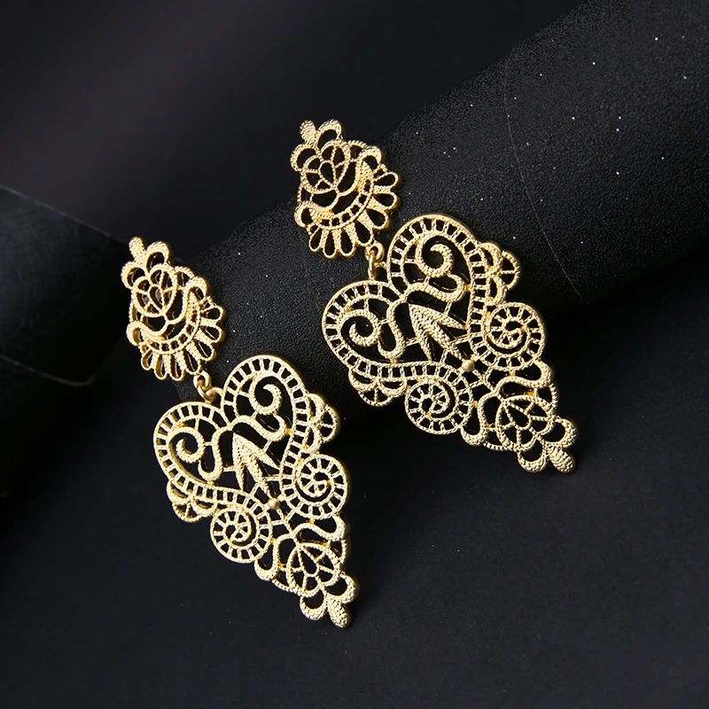 Винтажные серьги золотого цвета в цветочек элегантные женские с индийским